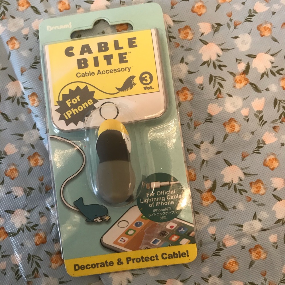 Cute penguin Bite Cable